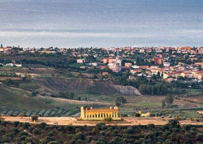 Agrigento - Panorama con tempio della Concordia